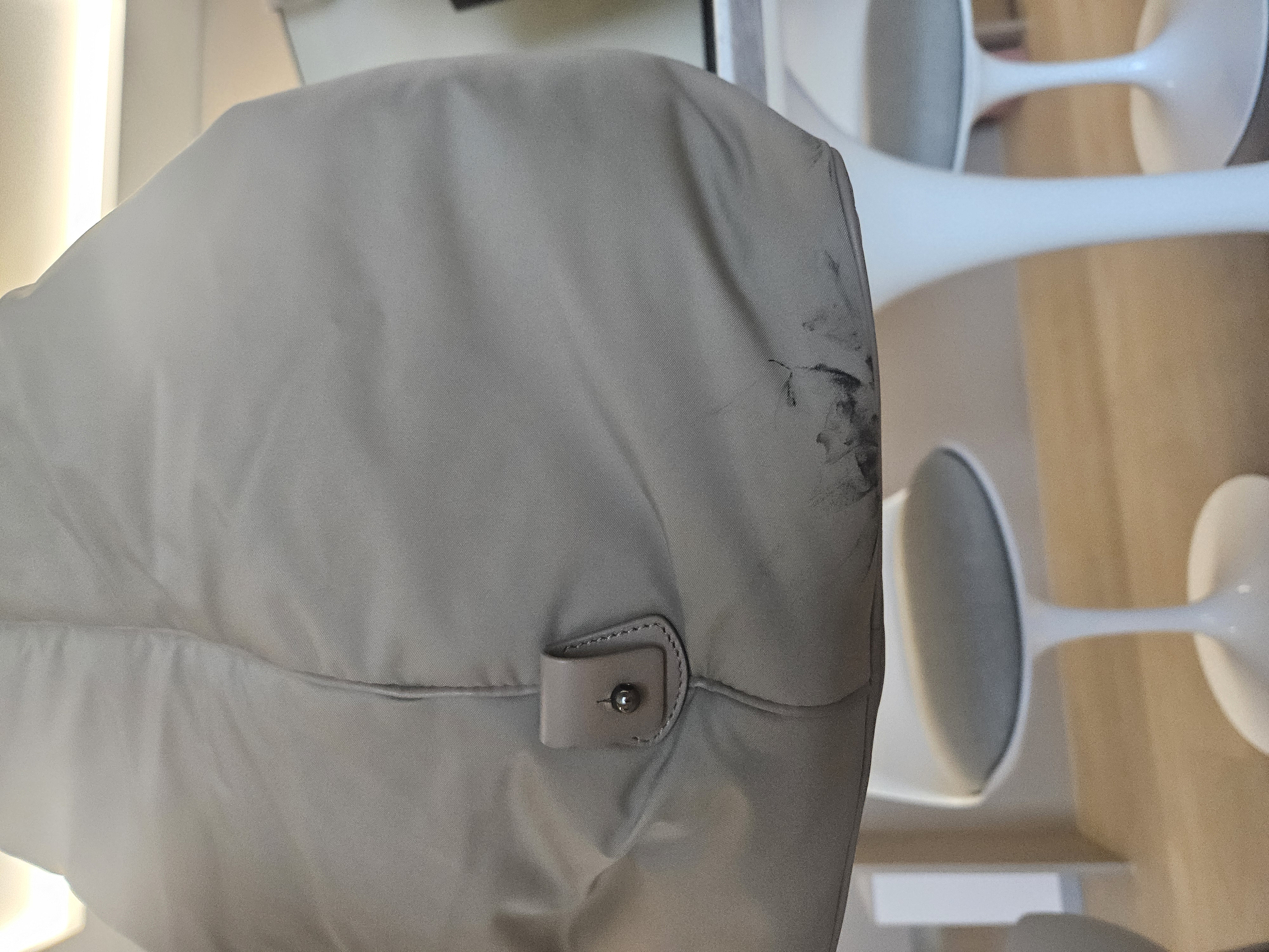 세탁 | 수선비용문의 이미지: 가방 오염