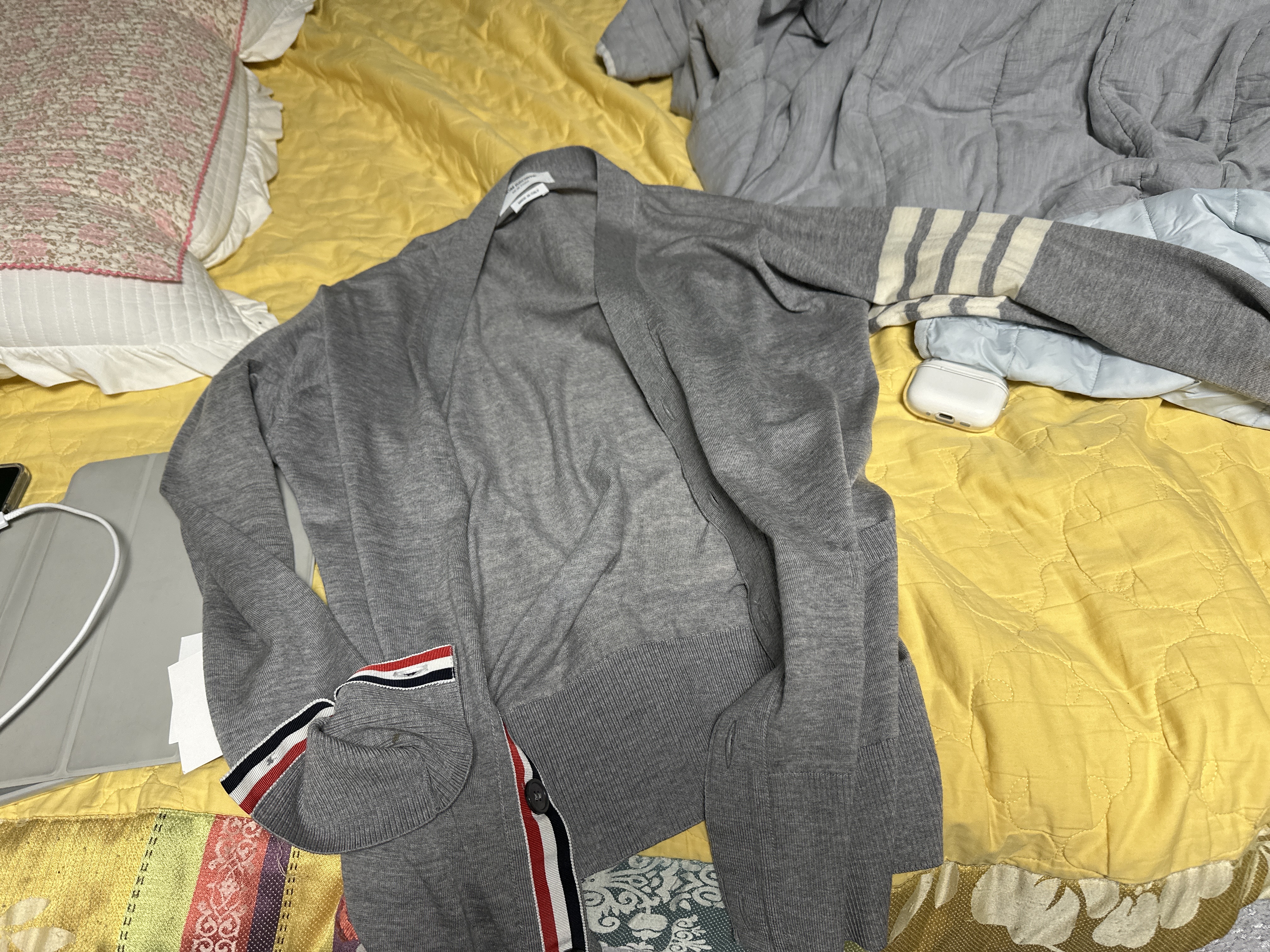 세탁 | 수선비용문의 이미지: 톰브라운 메리노울 가디건 세탁 문의입니다