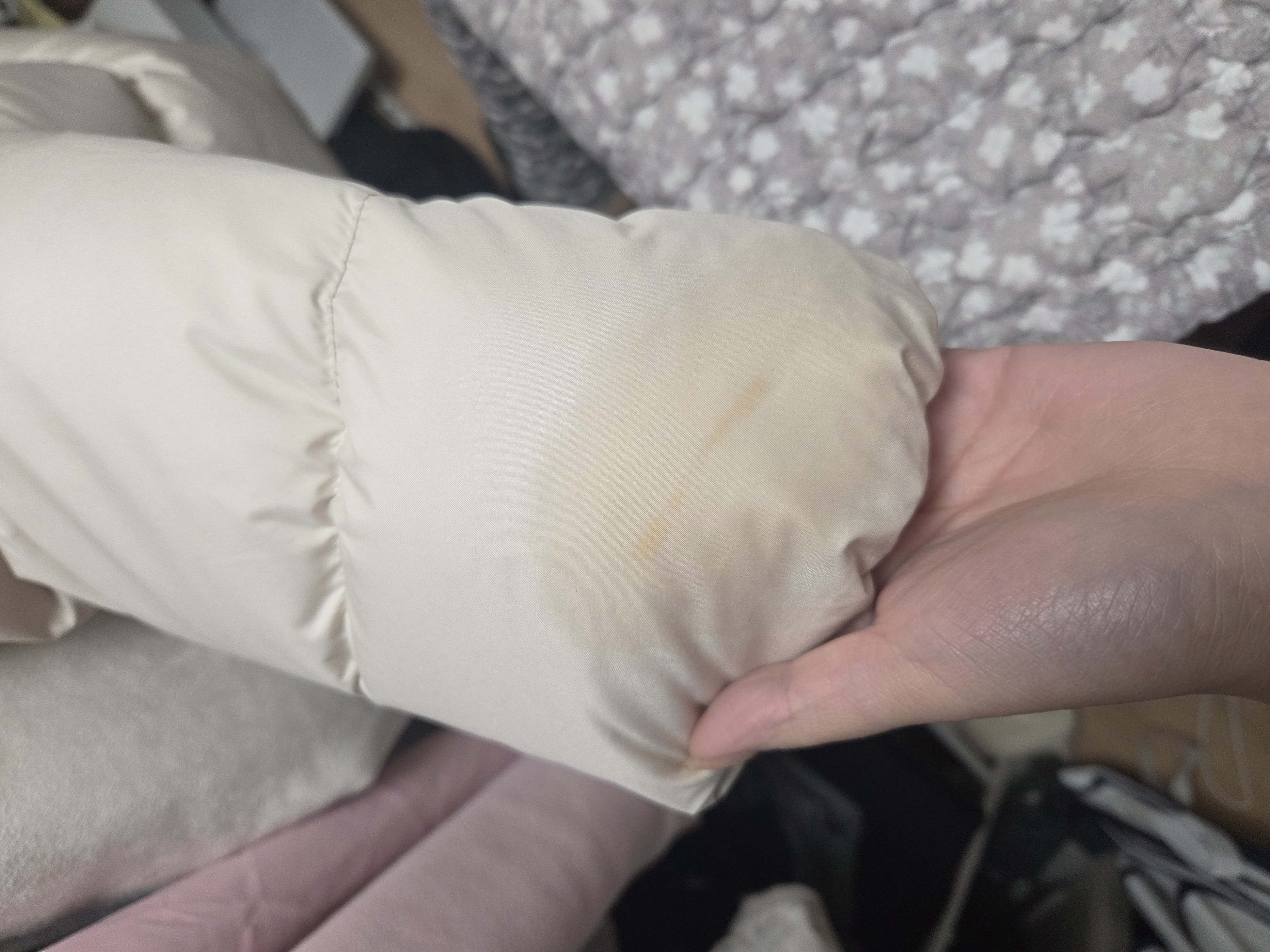 세탁 | 수선비용문의 이미지: 소매 오염