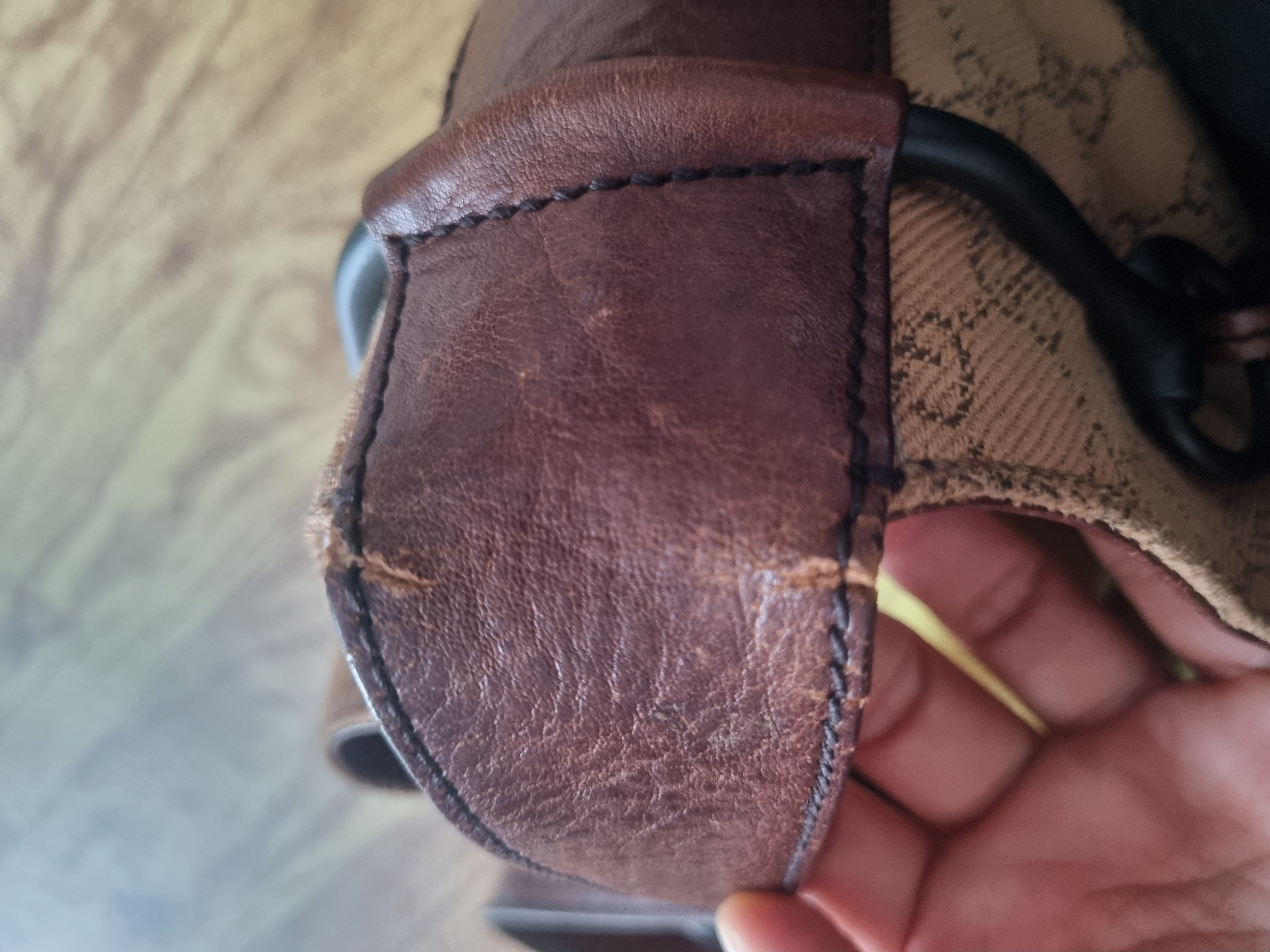 세탁 | 수선비용문의 이미지: 핸드백수선