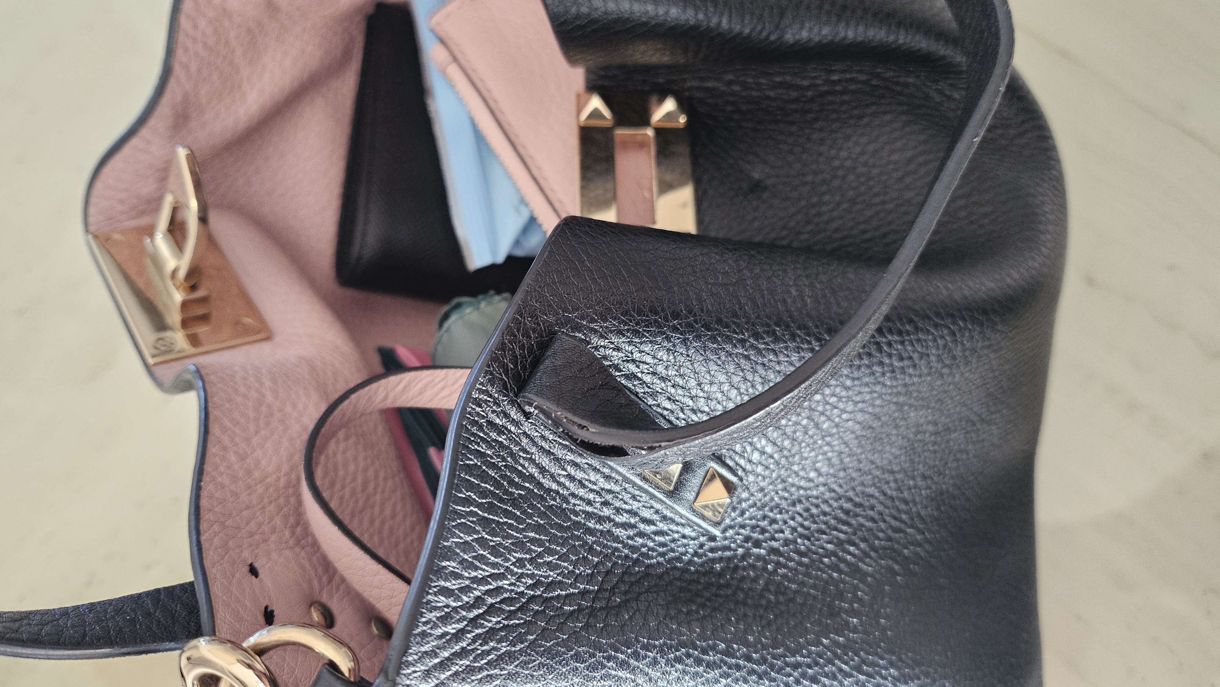 세탁 | 수선비용문의 이미지: 가방 핸들  접착 수선