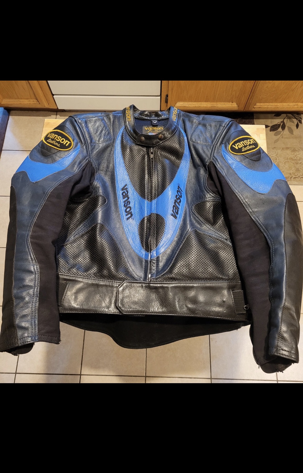 세탁 | 수선비용문의 이미지: 냄새 제거 세탁