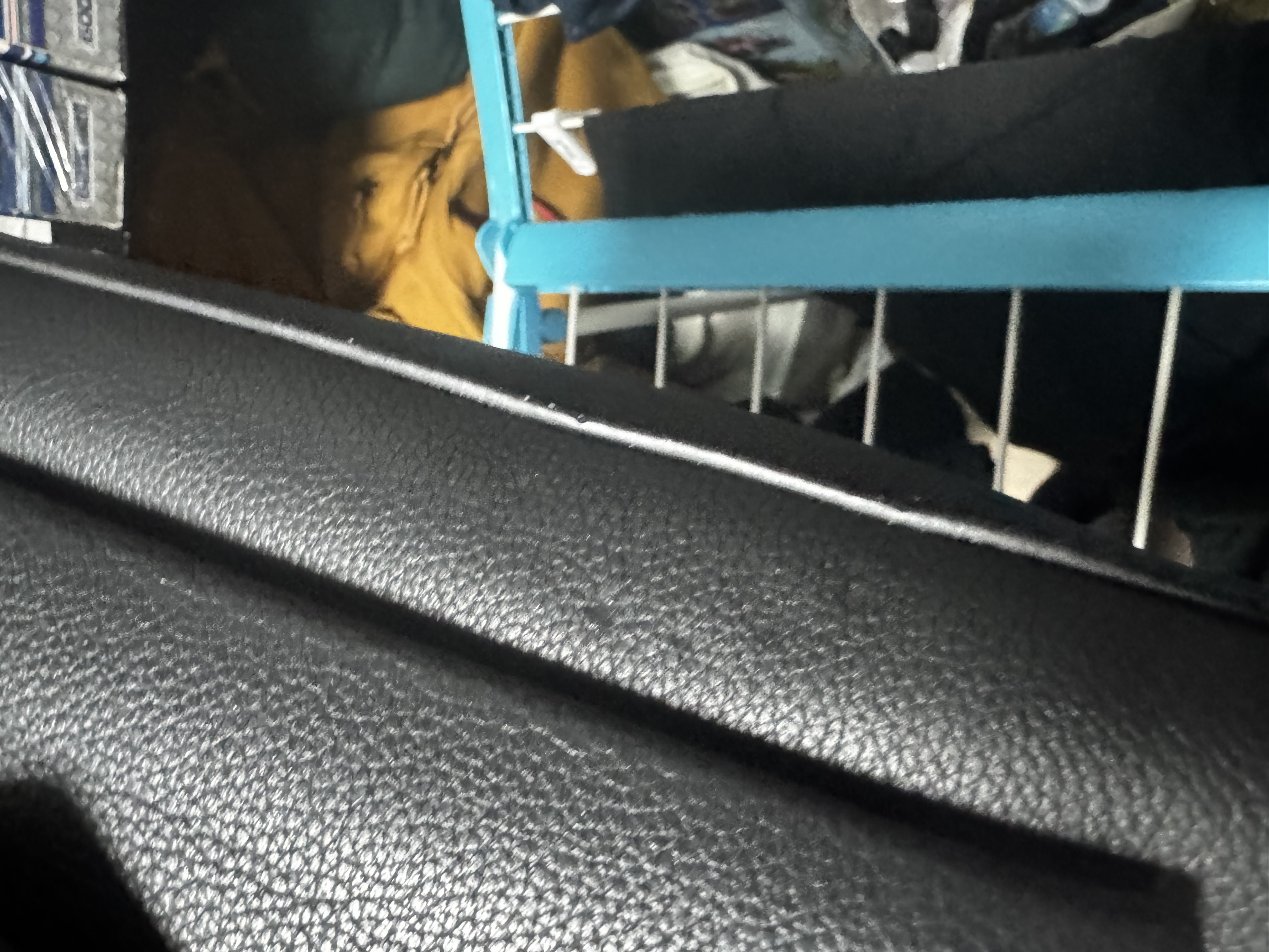 세탁 | 수선비용문의 이미지: 표면 눌림복원