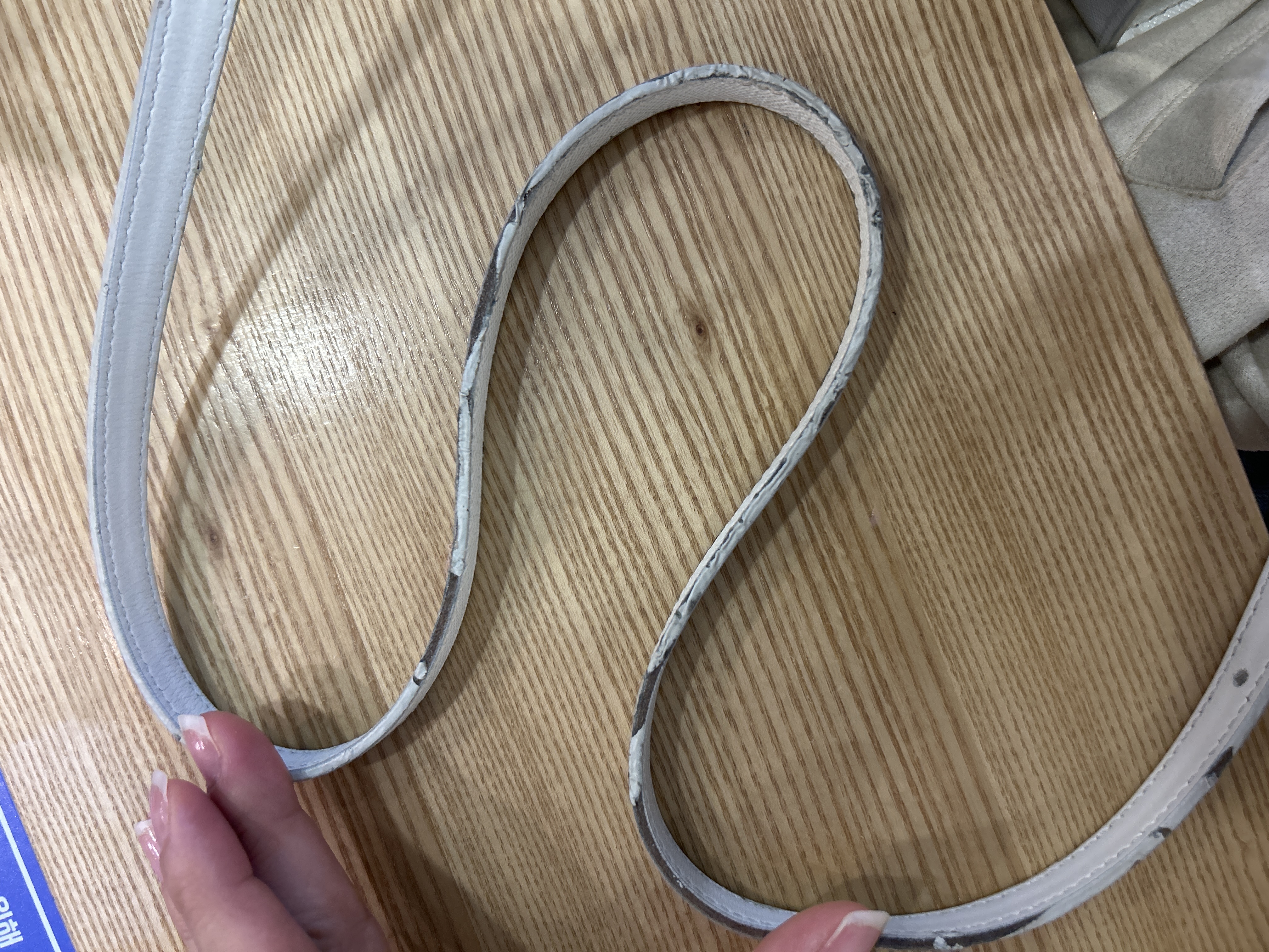 세탁 | 수선비용문의 이미지: 가방끈 수선