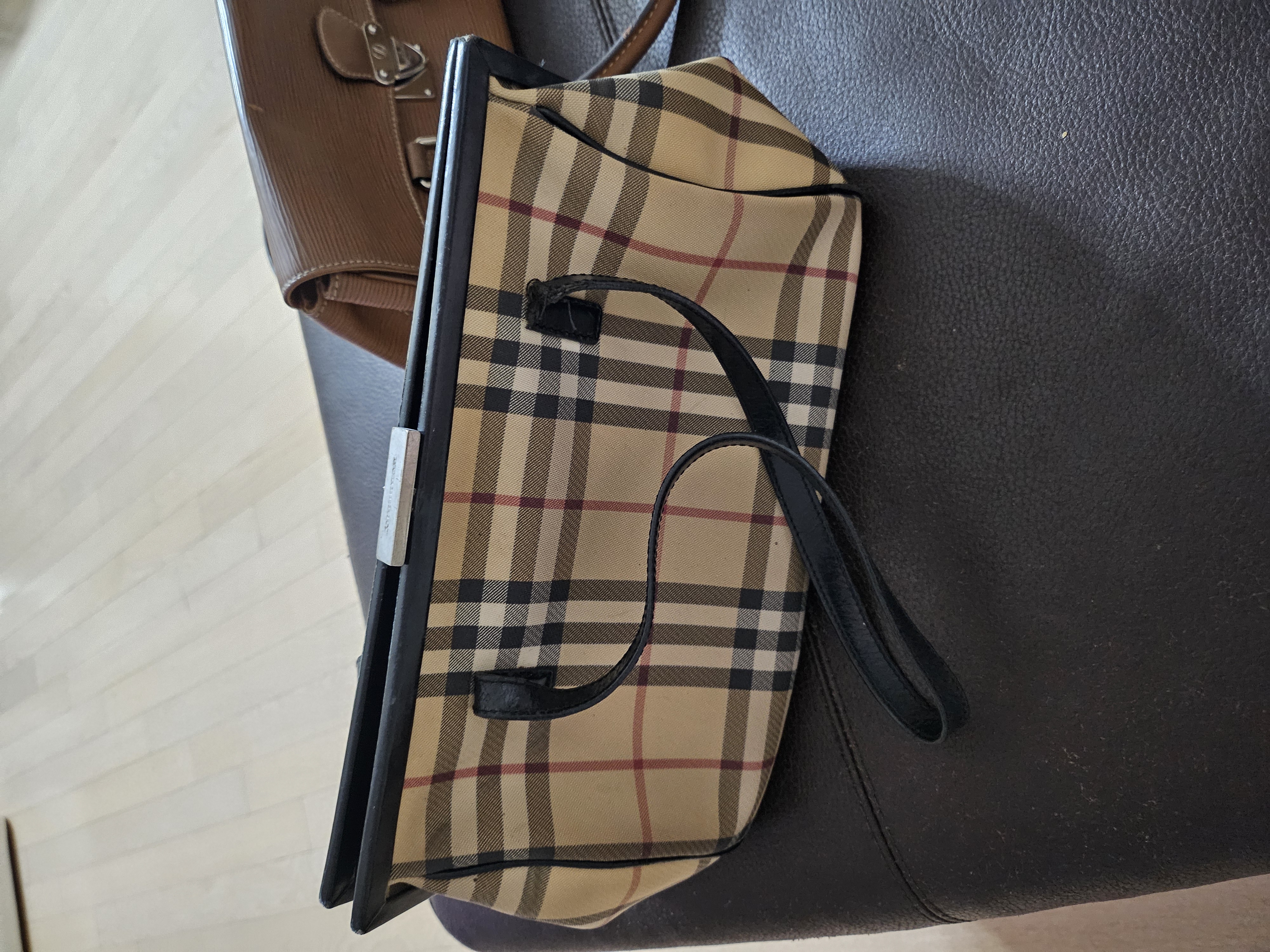 세탁 | 수선비용문의 이미지: 수선 및 전체클리닝