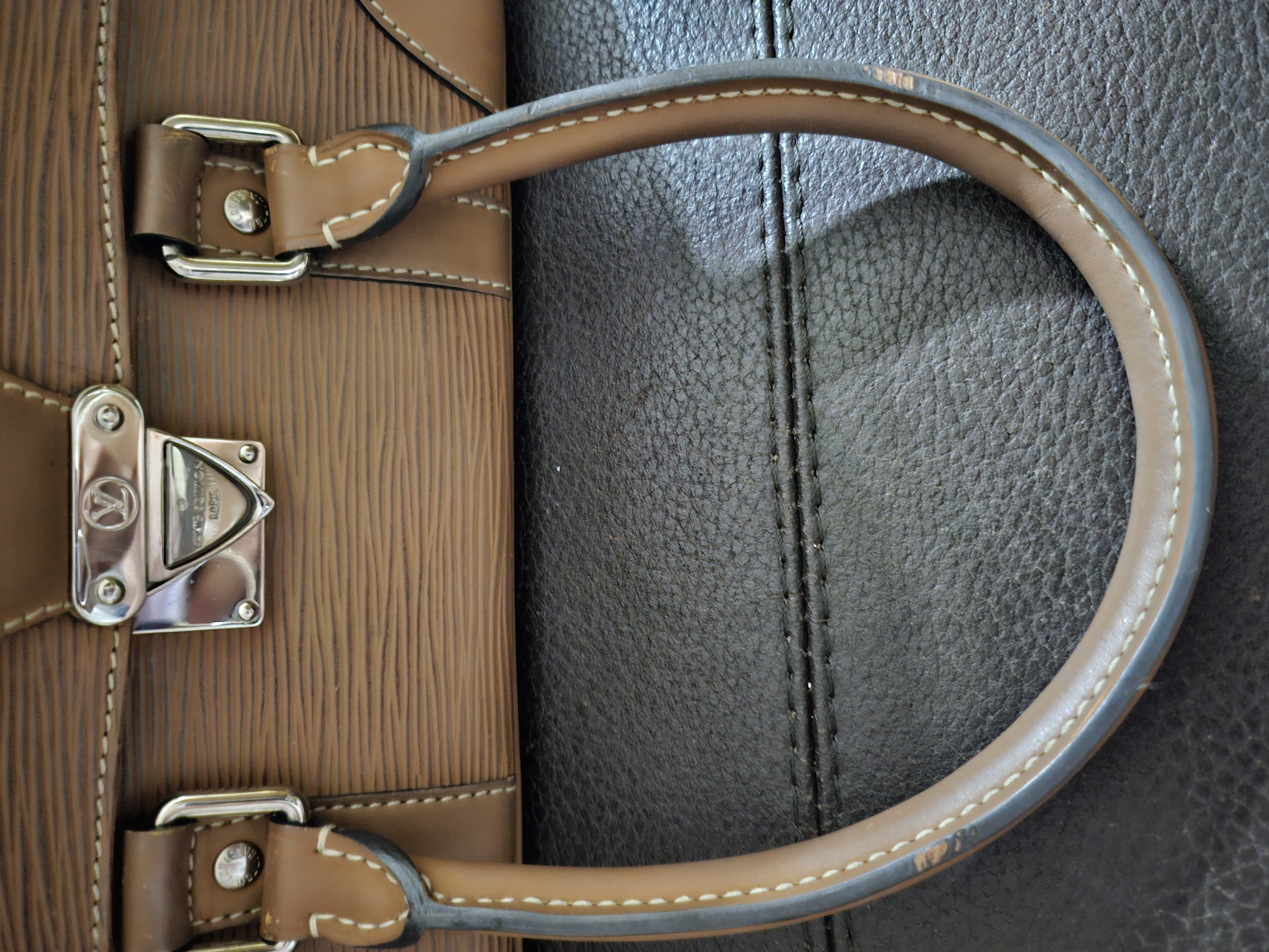 세탁 | 수선비용문의 이미지: 가죽클리닝