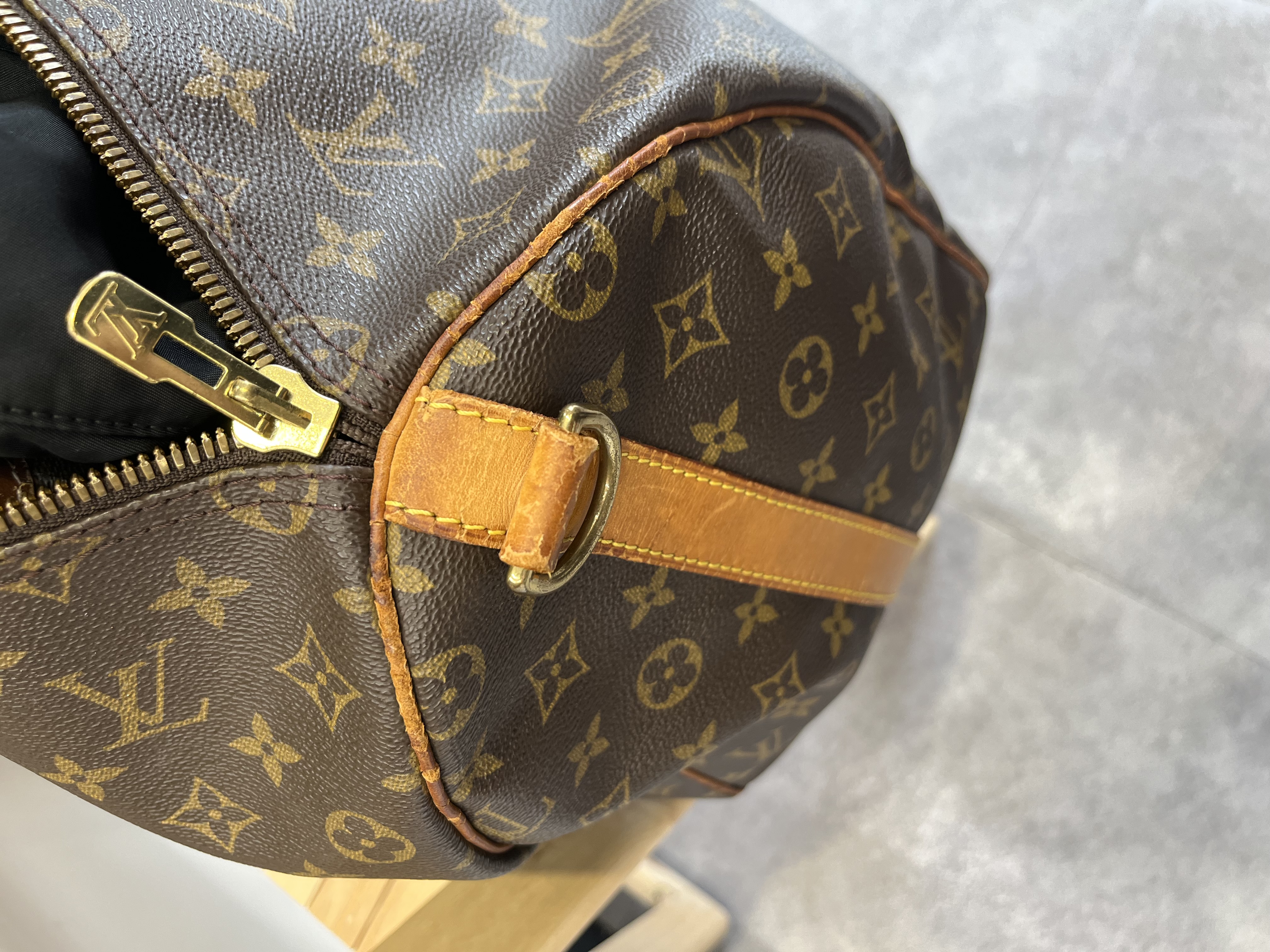 세탁 | 수선비용문의 이미지: 수선문의