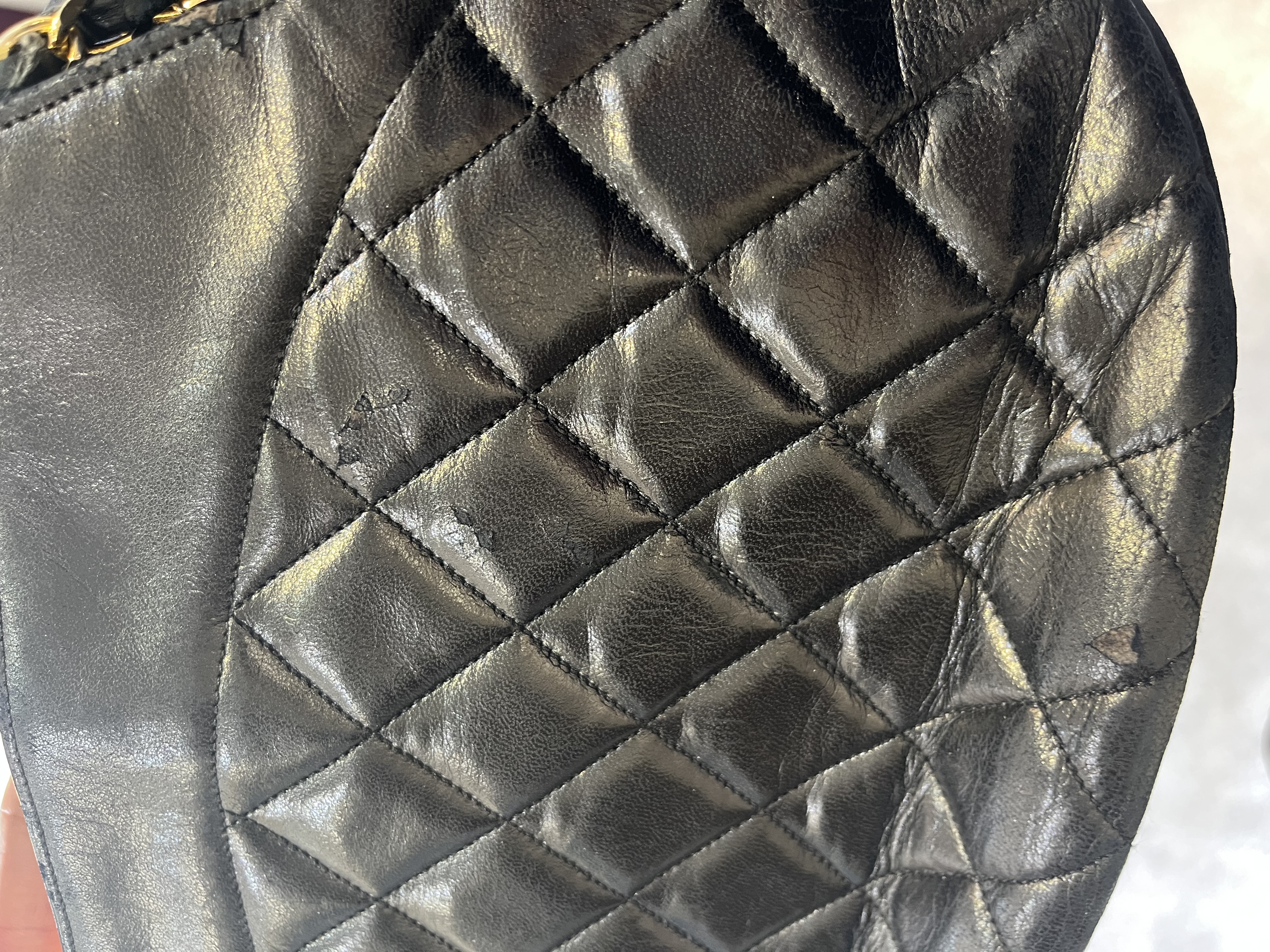 세탁 | 수선비용문의 이미지: 가죽뜯김.벗겨짐