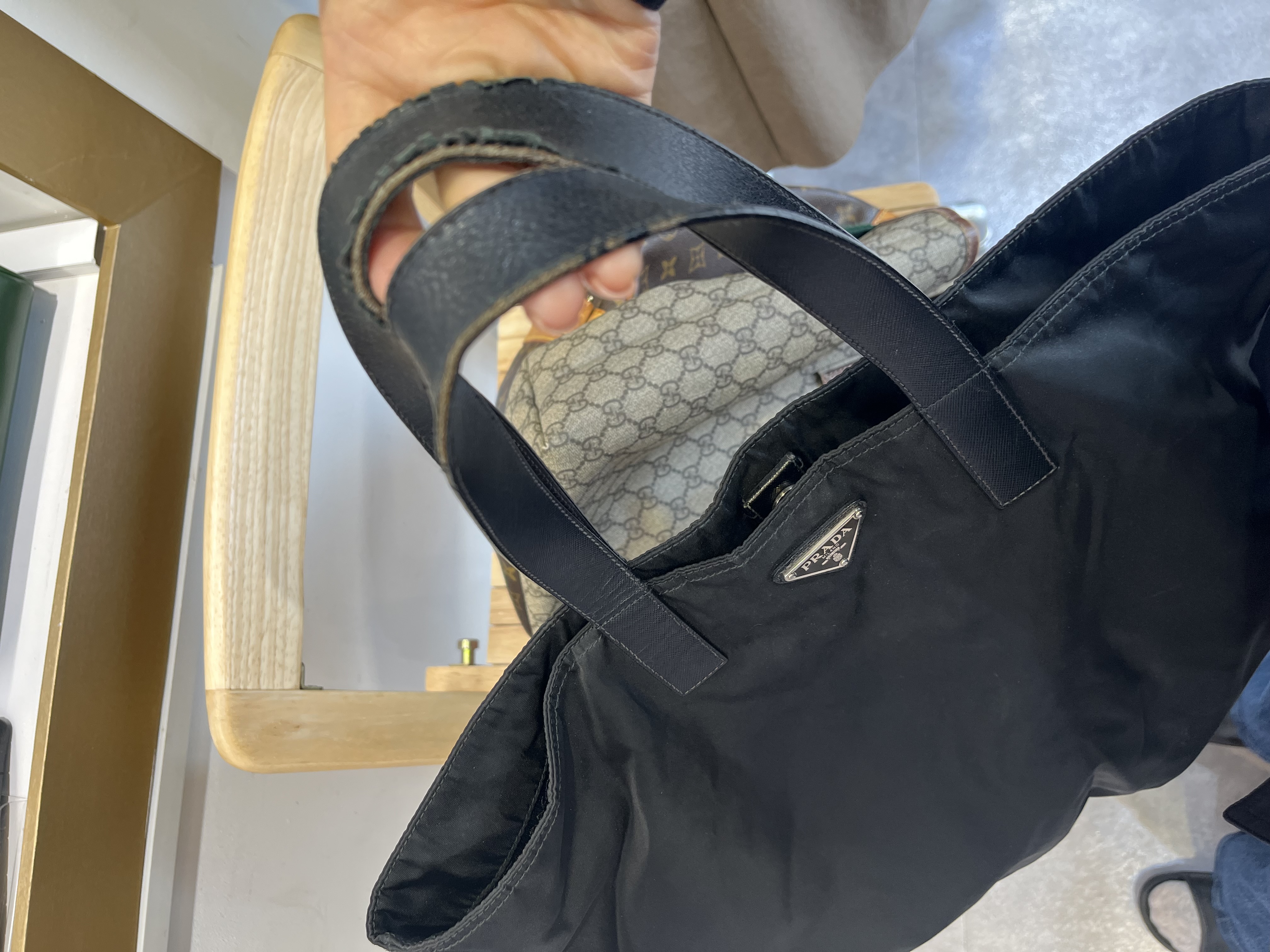 세탁 | 수선비용문의 이미지: 가죽손잡이 가죽벗겨짐