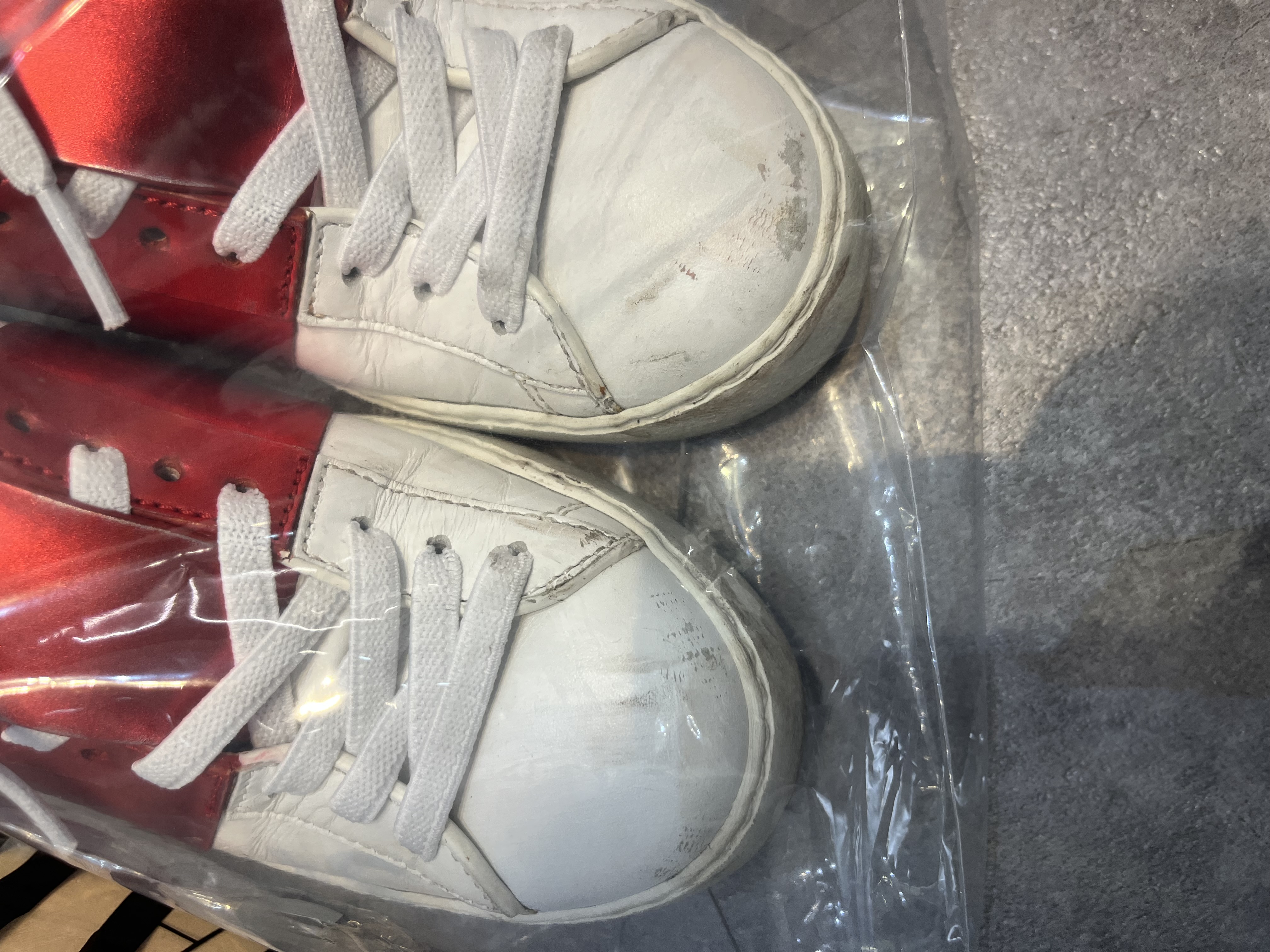 세탁 | 수선비용문의 이미지: 앞코 벗겨짐