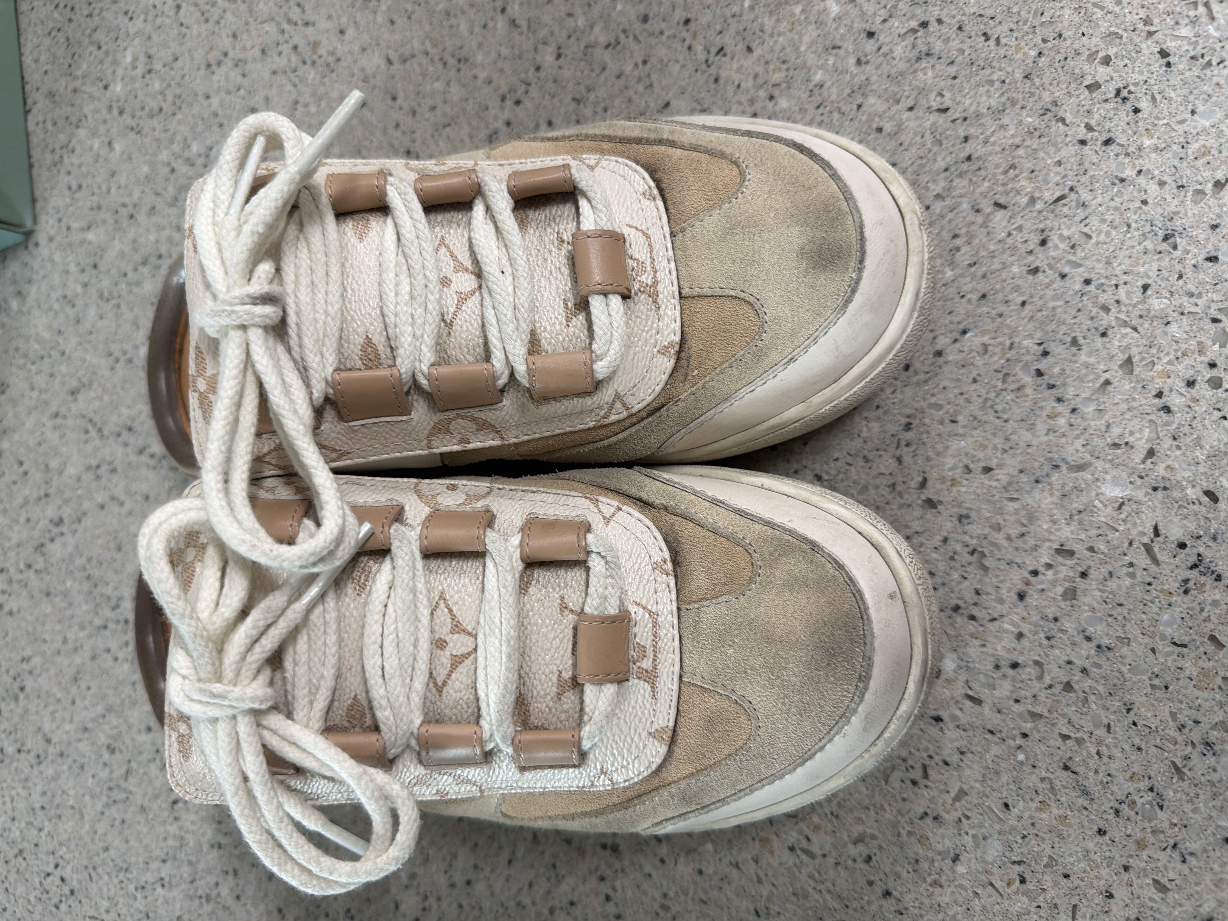 세탁 | 수선비용문의 이미지: 신발세탁