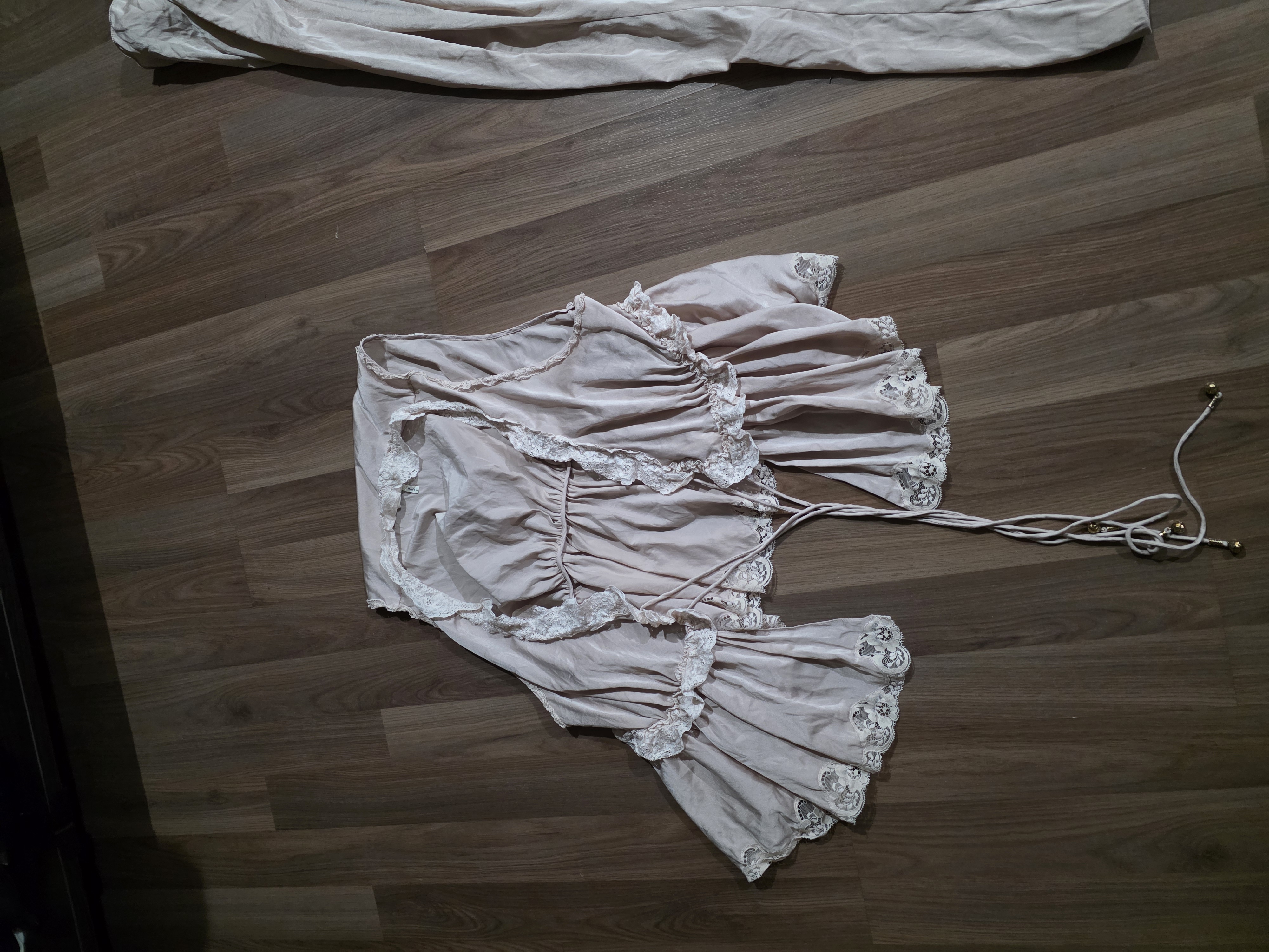 세탁 | 수선비용문의 이미지: 실크를 세탁기에 돌렷습니다