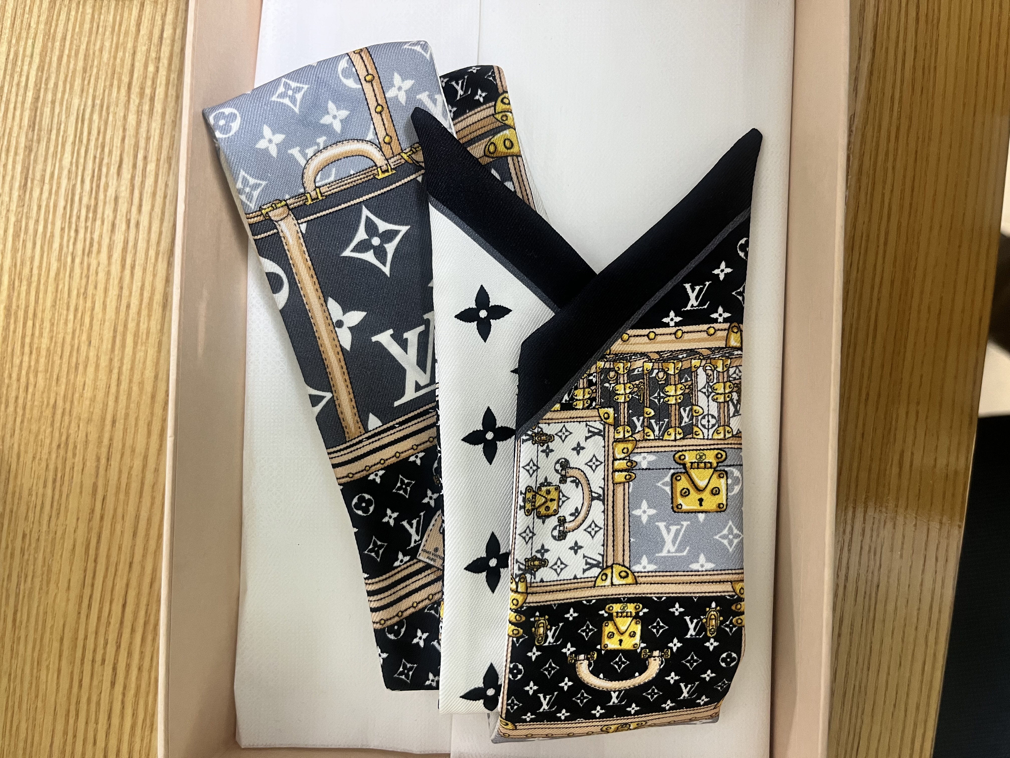 세탁 | 수선비용문의 이미지: 실크스카프