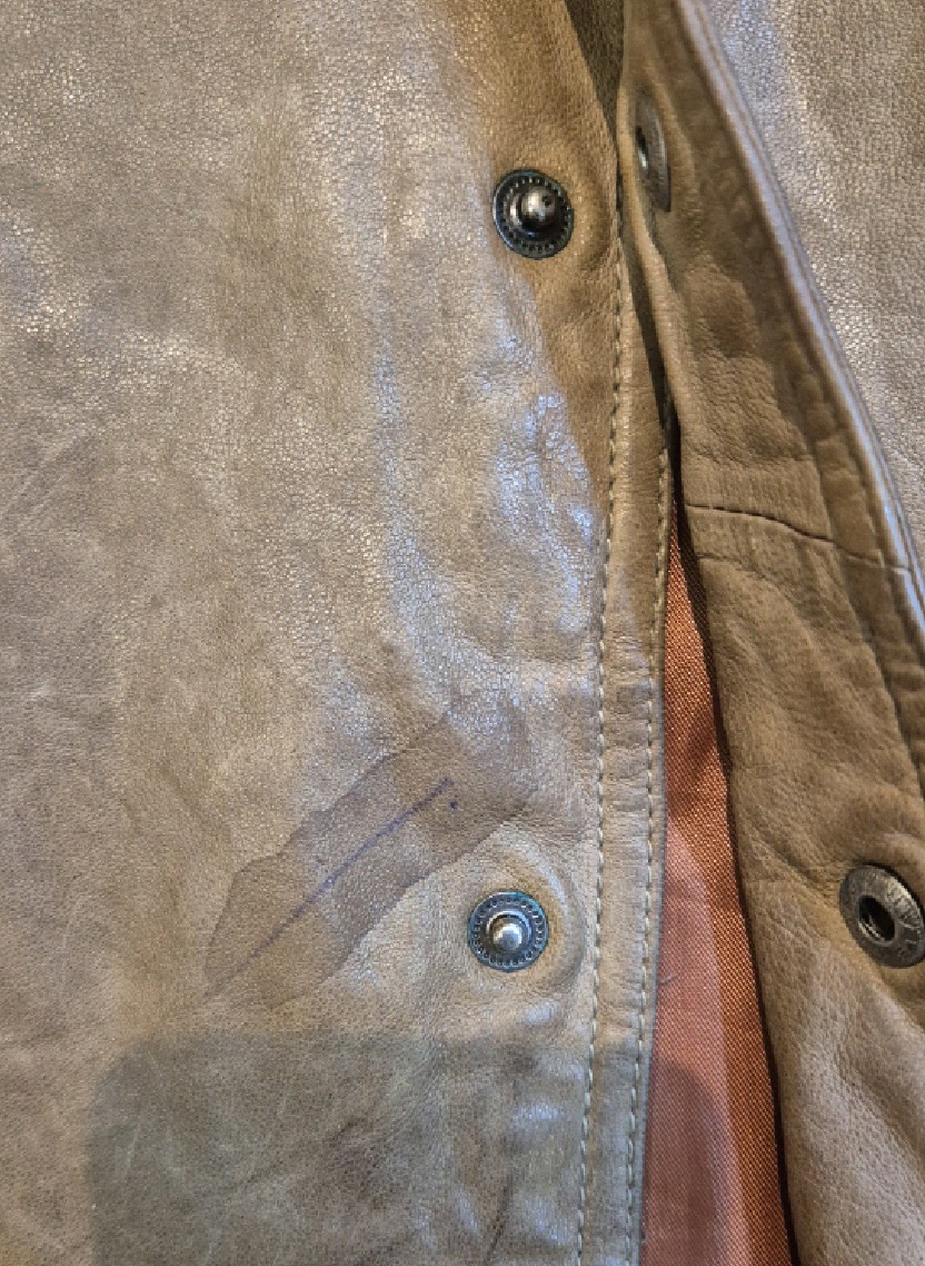 세탁 | 수선비용문의 이미지: 볼펜 자국 제거