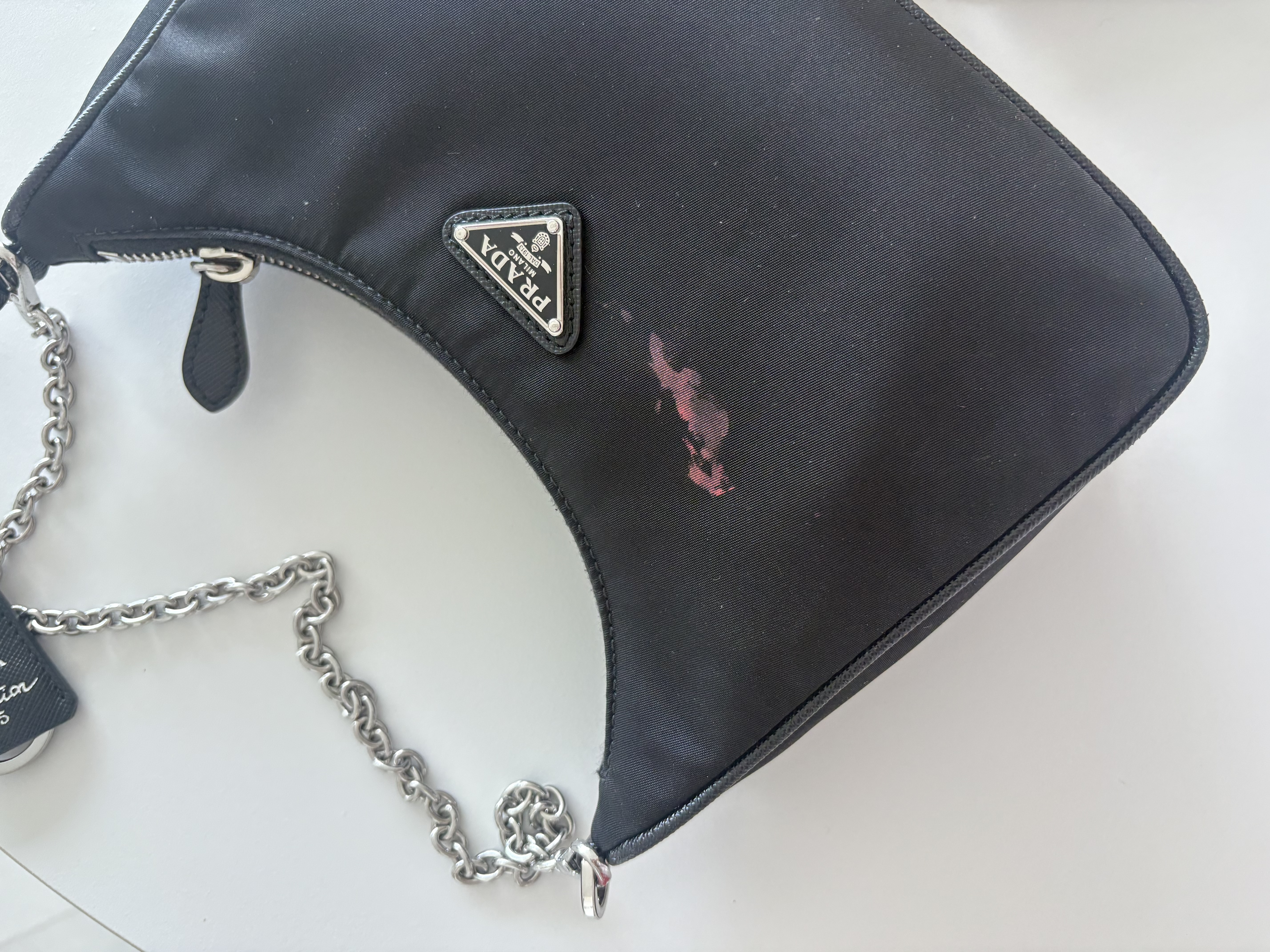 세탁 | 수선비용문의 이미지: 가방 오염 (립틴트)