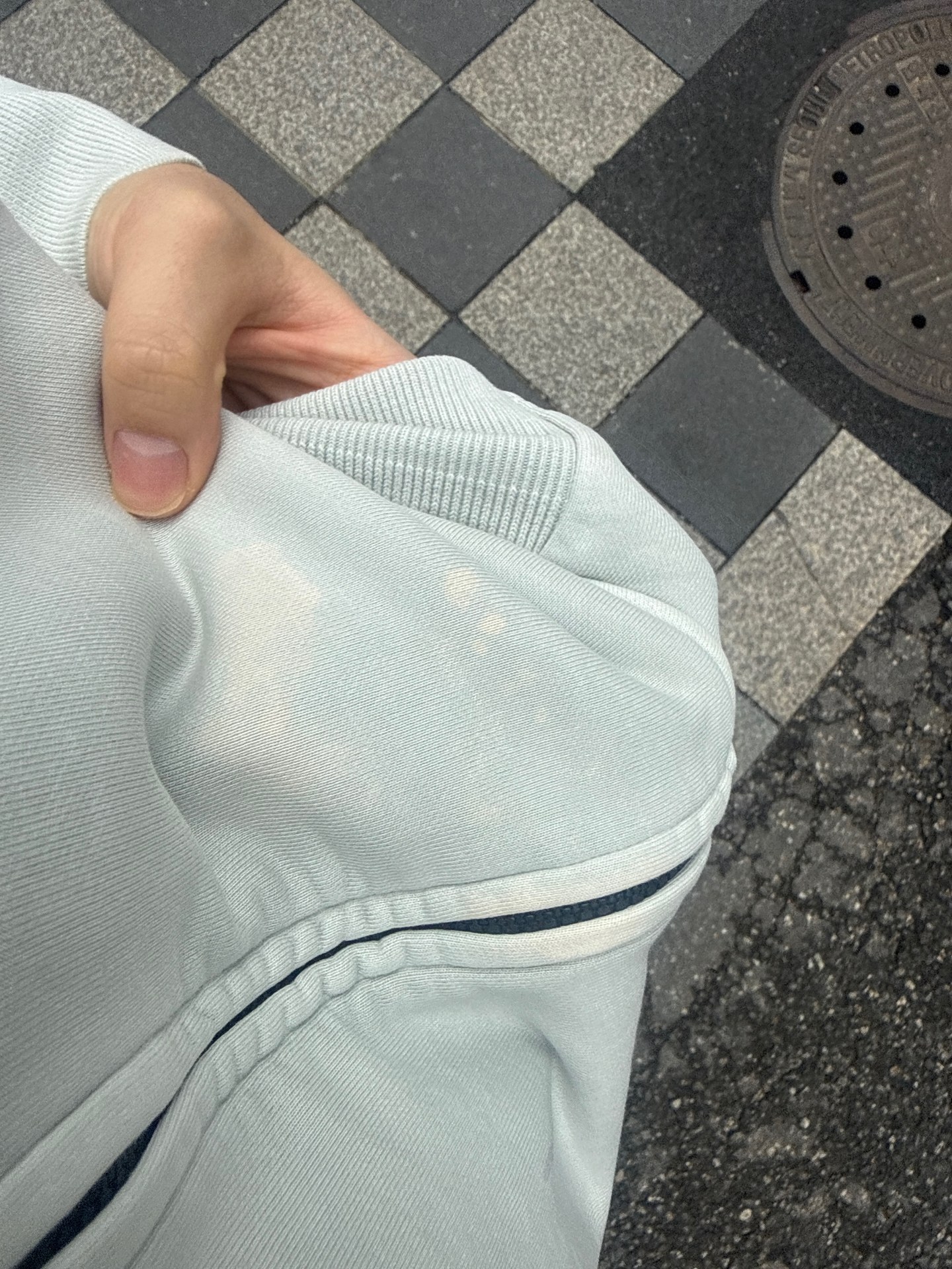 세탁 | 수선비용문의 이미지: 옷 변색 산화제 튐