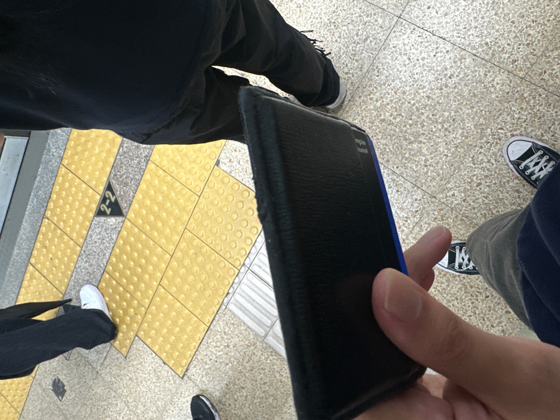 세탁 | 수선비용문의 이미지: 카드지갑 수선 문의