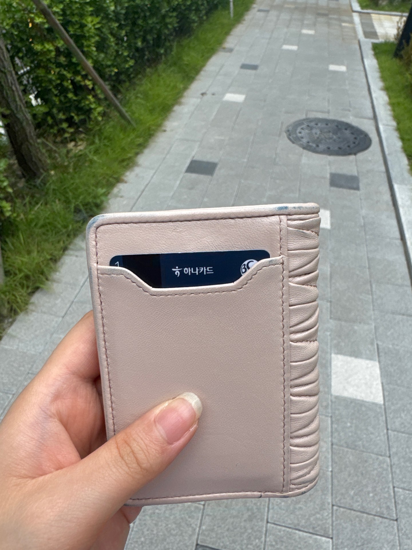 세탁 | 수선비용문의 이미지: 카드 지갑 이염 복구 문의드립니다